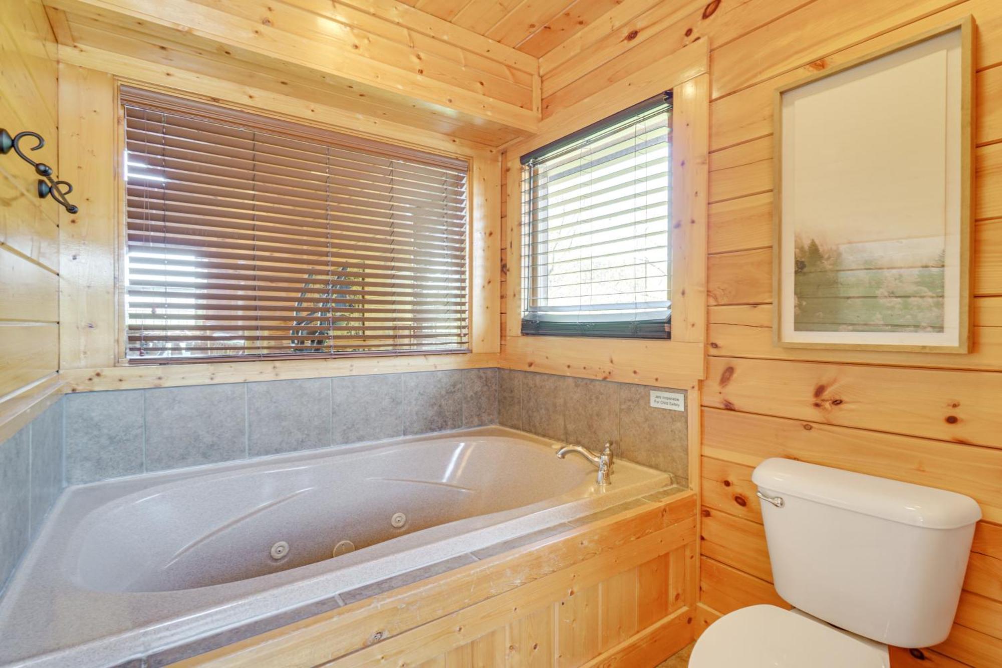 Mountain Dreams Cabin Hot Tub, Sauna And Views! Sevierville Esterno foto